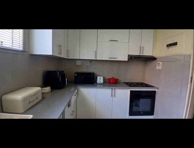 2 BEDROOM FLAT FOR SALE IN THE WOLDS